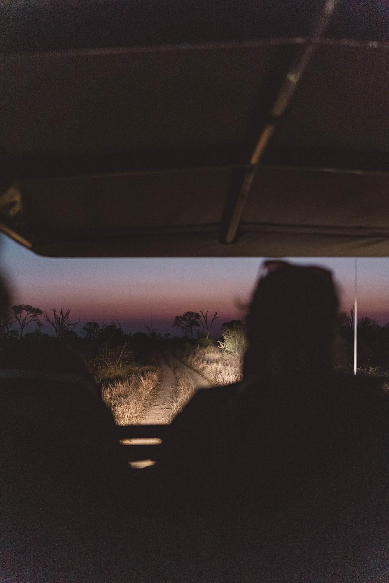 Ndzhaka Tented Camp Заповедник Маньелети Экстерьер фото