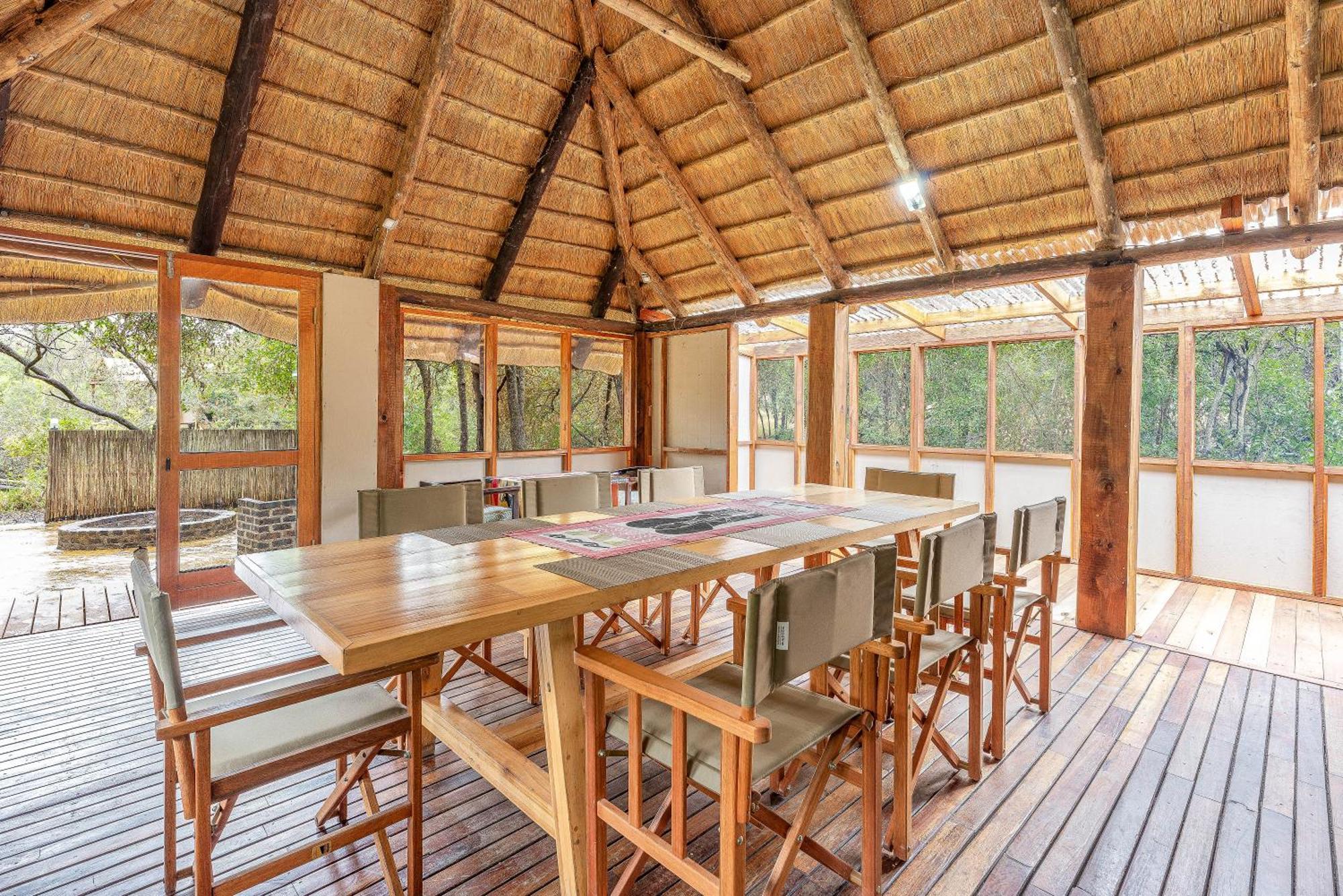Ndzhaka Tented Camp Заповедник Маньелети Экстерьер фото