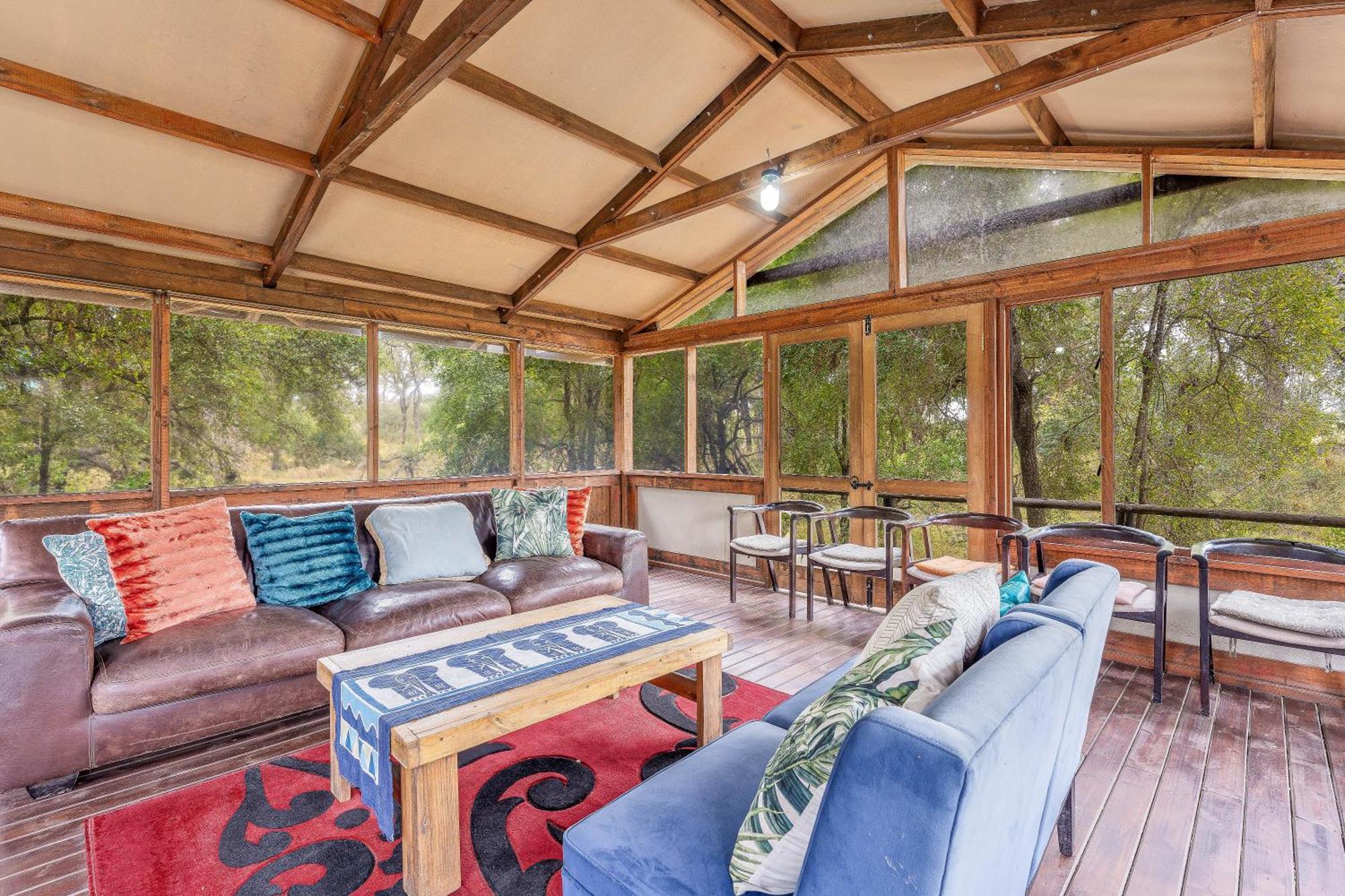 Ndzhaka Tented Camp Заповедник Маньелети Экстерьер фото