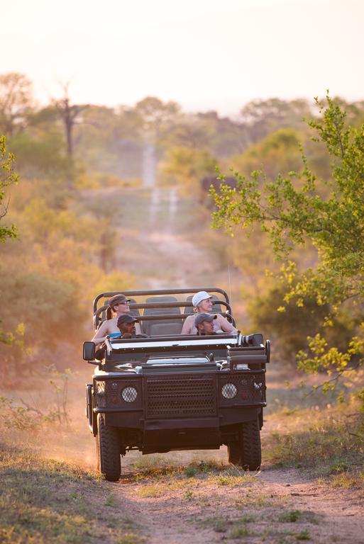 Ndzhaka Tented Camp Заповедник Маньелети Экстерьер фото